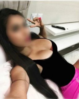 Kıvrım saçlı escort bayanlar